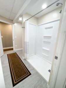Ένα μπάνιο στο 1 Bedroom, 1 Bath, Ranch Style