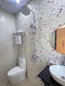 Ένα μπάνιο στο Nắng Homestay Huế