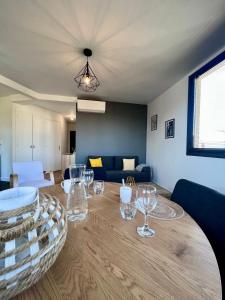 Zdjęcie z galerii obiektu Casa #1407 - T2 Climatisé avec Balcon - Hyper Centre w mieście Brive-la-Gaillarde