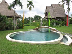 Swimming pool sa o malapit sa Ubud Hidden Villa Yone village