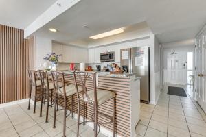 Φωτογραφία από το άλμπουμ του Pool and Hot Tub Access at Oceanfront Resort Condo! σε Myrtle Beach