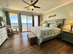 En eller flere senge i et værelse på Beachview 11 + 39 billeder