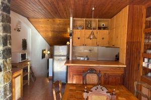 Dapur atau dapur kecil di 06CN 8-10 person apartment with terrace