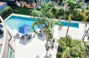 A piscina localizada em Intercity Vinhedo ou nos arredores