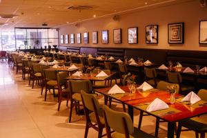 Um restaurante ou outro lugar para comer em Holiday Inn Belo Horizonte Savassi by IHG