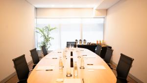 A restaurant or other place to eat at Dazzler by Wyndham Lima Miraflores