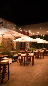A restaurant or other place to eat at Dazzler by Wyndham Lima Miraflores
