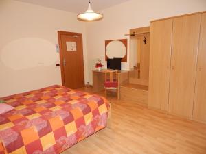 Foto dalla galleria di Albergo Ginevra a Roncone Altre 18 foto