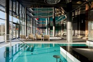 Πισίνα στο ή κοντά στο Exclusive Suite 1404 i 1403 z widokiem na góry Hotel Złoty Horyzont Szklarska Poręba