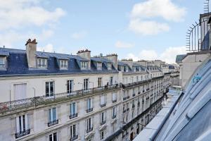 Pemandangan umum bagi Paris atau pemandangan bandar yang diambil dari rumah percutian +4 gambar