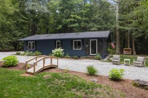 Zahrada ubytování Lakeside 3BR Retreat with Dock Hot Tub - Sleeps 6