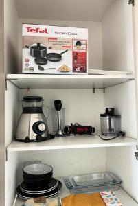 Dapur atau dapur kecil di Monkey Guest Apartment