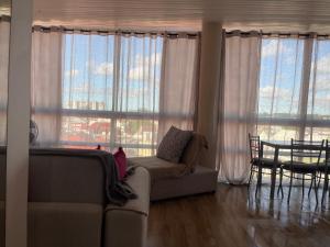 Istumisnurk majutusasutuses PENTHOUSE 10 MIN port croisière et aéroport