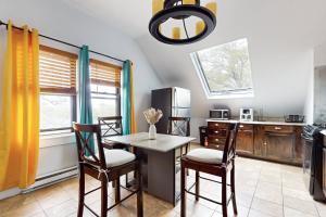 波士顿Boston’s Convenient Gem的相册照片