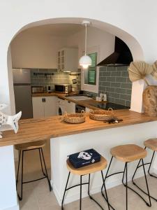 Η κουζίνα ή μικρή κουζίνα στο Cales de Menorca 2