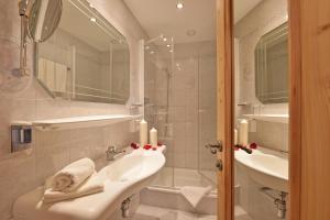 Kupatilo u objektu Hotel Ritterhof Ellmau