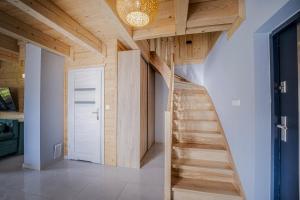Photo de la galerie de l'établissement Szafranowe Wzgórze III-Dom z parkingiem, Sauna, zew Jacuzzi, à Karpacz 37 autres photos