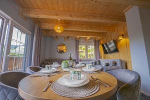 Billede fra billedgalleriet på Szafranowe Wzgórze I-Dom z parkingiem, Sauna, zew Jacuzzi i Karpacz + 37 billeder