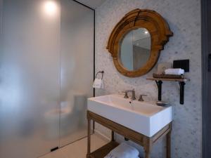 Koupelna v ubytování O:Live Boutique Hotel, A Small Luxury Hotel of the World
