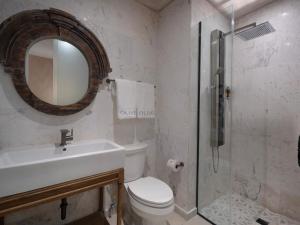 Koupelna v ubytování O:Live Boutique Hotel, A Small Luxury Hotel of the World