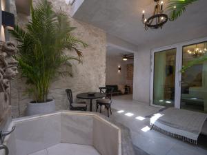 Posezení v ubytování O:Live Boutique Hotel, A Small Luxury Hotel of the World