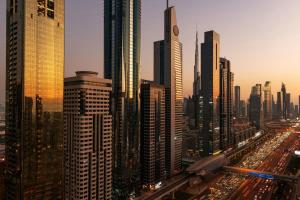 Nespecifikovaný výhled na destinaci Dubaj nebo výhled na město při pohledu z hotelu