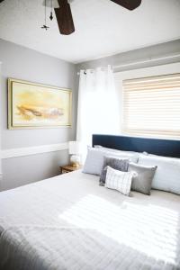 Afbeelding uit fotogalerij van BIG apartment in the center of it all in Lewiston +24 foto's