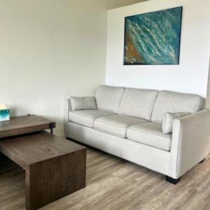 Gallery image of High Tide - Waterfront bachelor in Tofino +14 photos