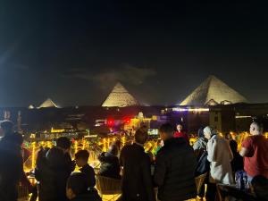 Gestir sem dvelja á Magic Pyramids Hotel
