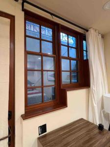 Studio- Steps from Stanford & Close to Everything!客房内的一张或多张床位