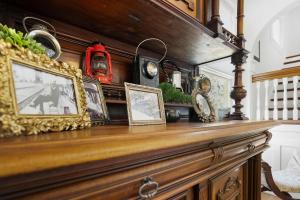 Kuchyň nebo kuchyňský kout v ubytování Historic in Downtown St Aug Steps to Ice Plant