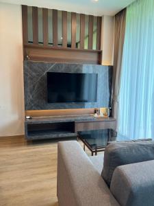 TV a/nebo společenská místnost v ubytování A303Forestkhaoyai + 7 fotografií