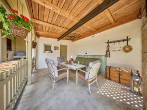 Fotografie z fotogalerie ubytování Family retreat in Bohemia with sauna v destinaci Albrechtice v Jizerských horách