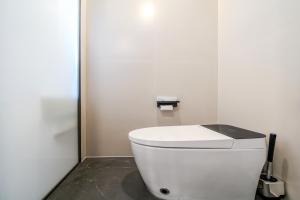Xiyou Hotel Xi'an City Wall Branch禧又HOTEL的一间浴室
