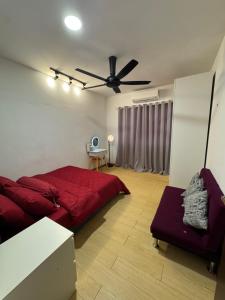 Posezení v ubytování 3BR House near Toll Yong peng