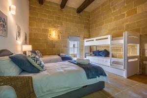 Postel nebo postele na pokoji v ubytování Ocean View House Getaway + 54 fotografií