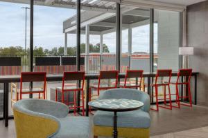 Posezení v ubytování Home2 Suites By Hilton Brownwood
