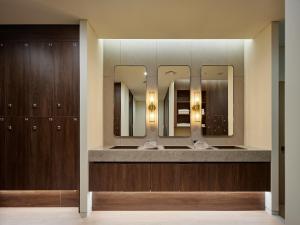 Ванна кімната в Hotel The Botanik Sewoon Myeongdong