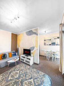 Khu vực ghế ngồi tại Apartment 504 l Free Parking l Breakfast l SPA