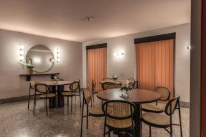 Posezení v ubytování Madison Hotel