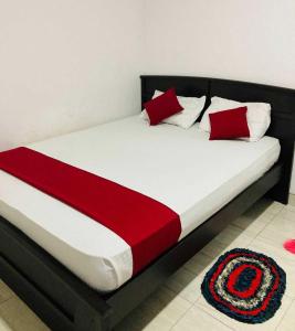 Letto o letti in una camera di Tunnel Side Hotel Ramboda