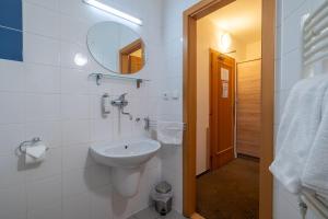 Koupelna v ubytování Hotel Garni Orlova
