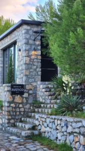 Bangunan di mana terletaknya the country house