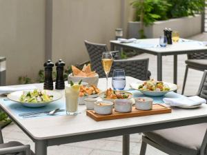 Eten bij of ergens in de buurt van het hotel

