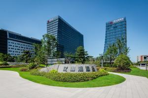 Fotografie z fotogalerie ubytování Nanjing Yangzi River Conference Center Longshan Lake Hotel v destinaci Nan-ťing
