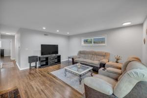Μια τηλεόραση ή/και κέντρο ψυχαγωγίας στο EXPO HOME just minutes from downtown Tulsa