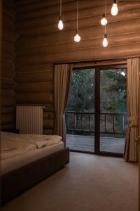 Postel nebo postele na pokoji v ubytování Forest Hill Hotel & SPA + 37 fotografií