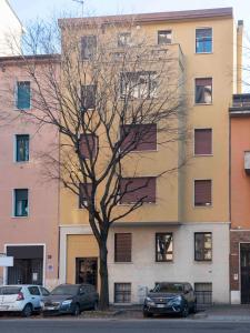 Tòa nhà nơi căn hộ tọa lạc