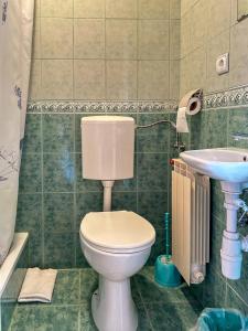 Łazienka w obiekcie Apartamenty i pokoje Gościniec na Równi