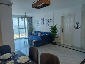 A seating area at Skyline Premium Properties